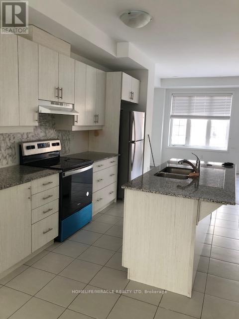 17 Calloway Way, Whitby, Ontario  L1N 2J5 - Photo 3 - E12737880