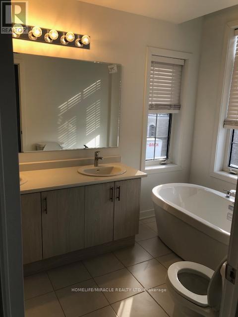 17 Calloway Way, Whitby, Ontario  L1N 2J5 - Photo 7 - E12737880