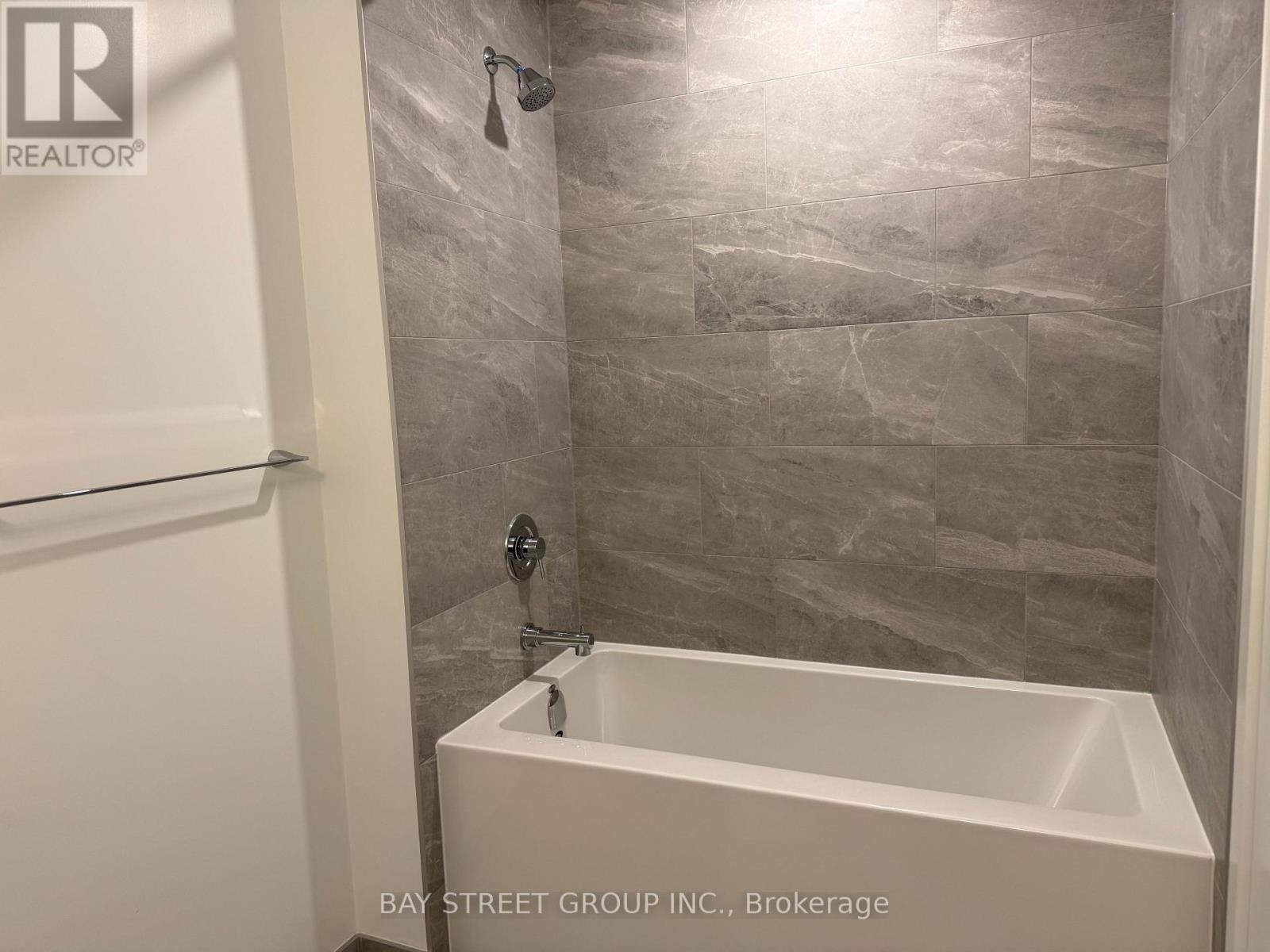 1504 - 395 Square One Drive, Mississauga, Ontario  L5B 0P6 - Photo 12 - W12737856