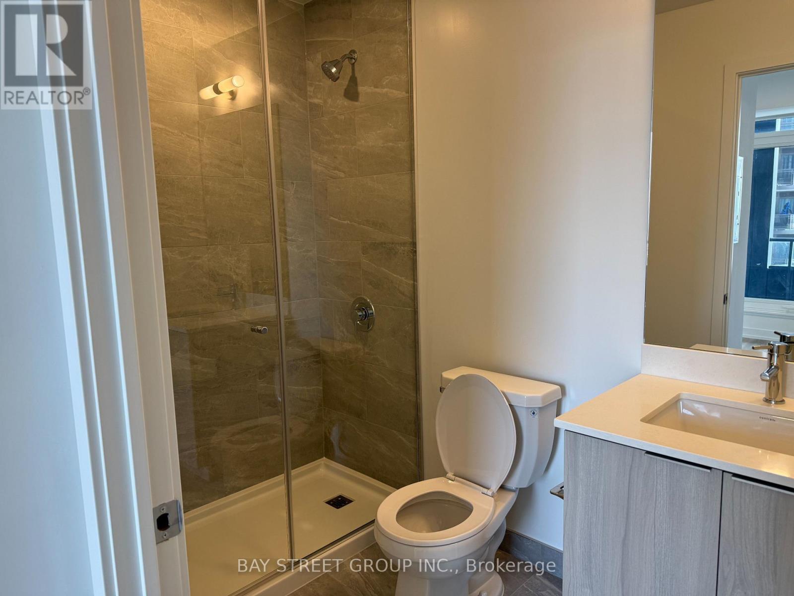 1504 - 395 Square One Drive, Mississauga, Ontario  L5B 0P6 - Photo 15 - W12737856