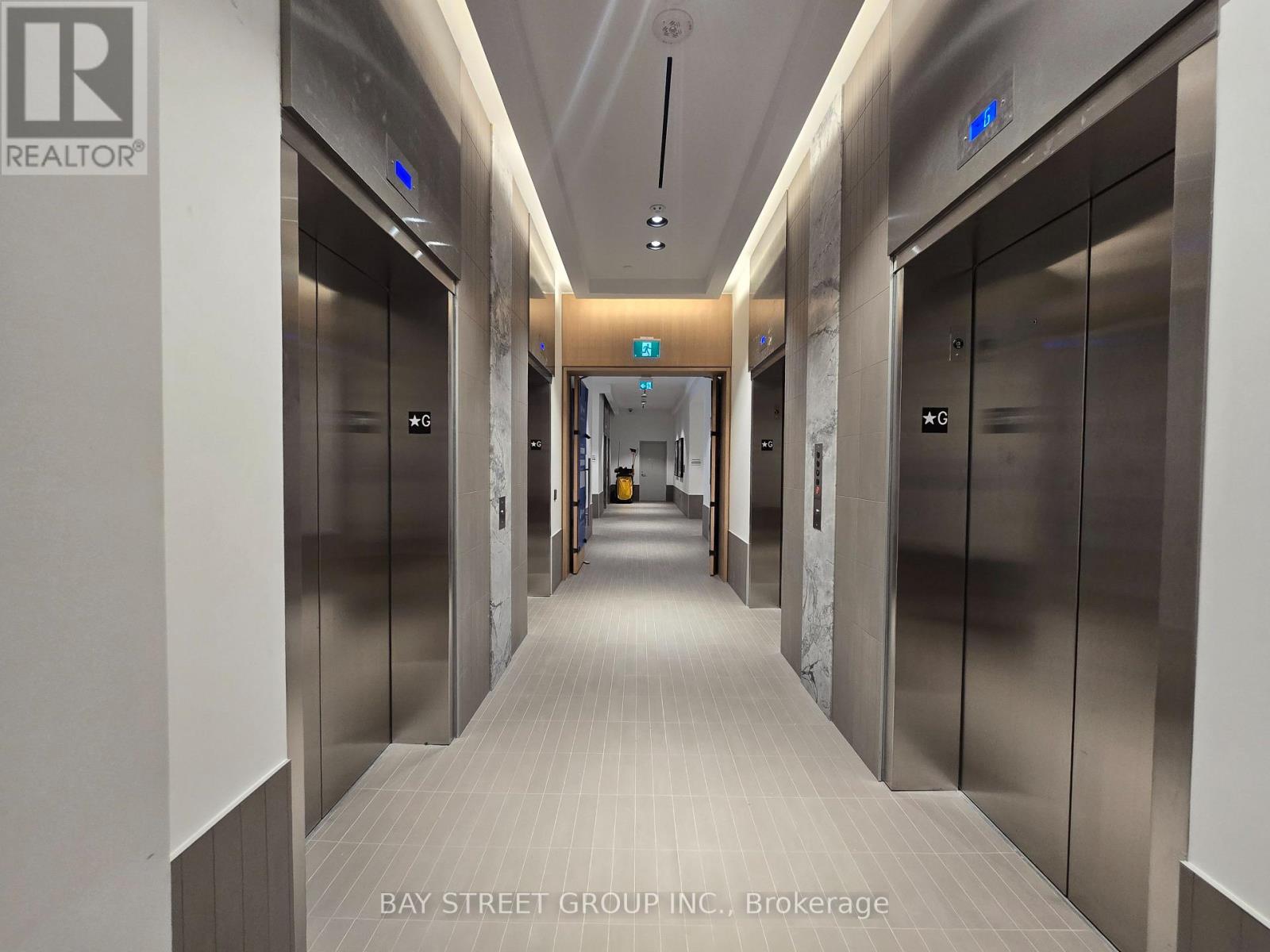 1605 - 395 Square One Drive, Mississauga, Ontario  L5B 0P6 - Photo 5 - W12737864