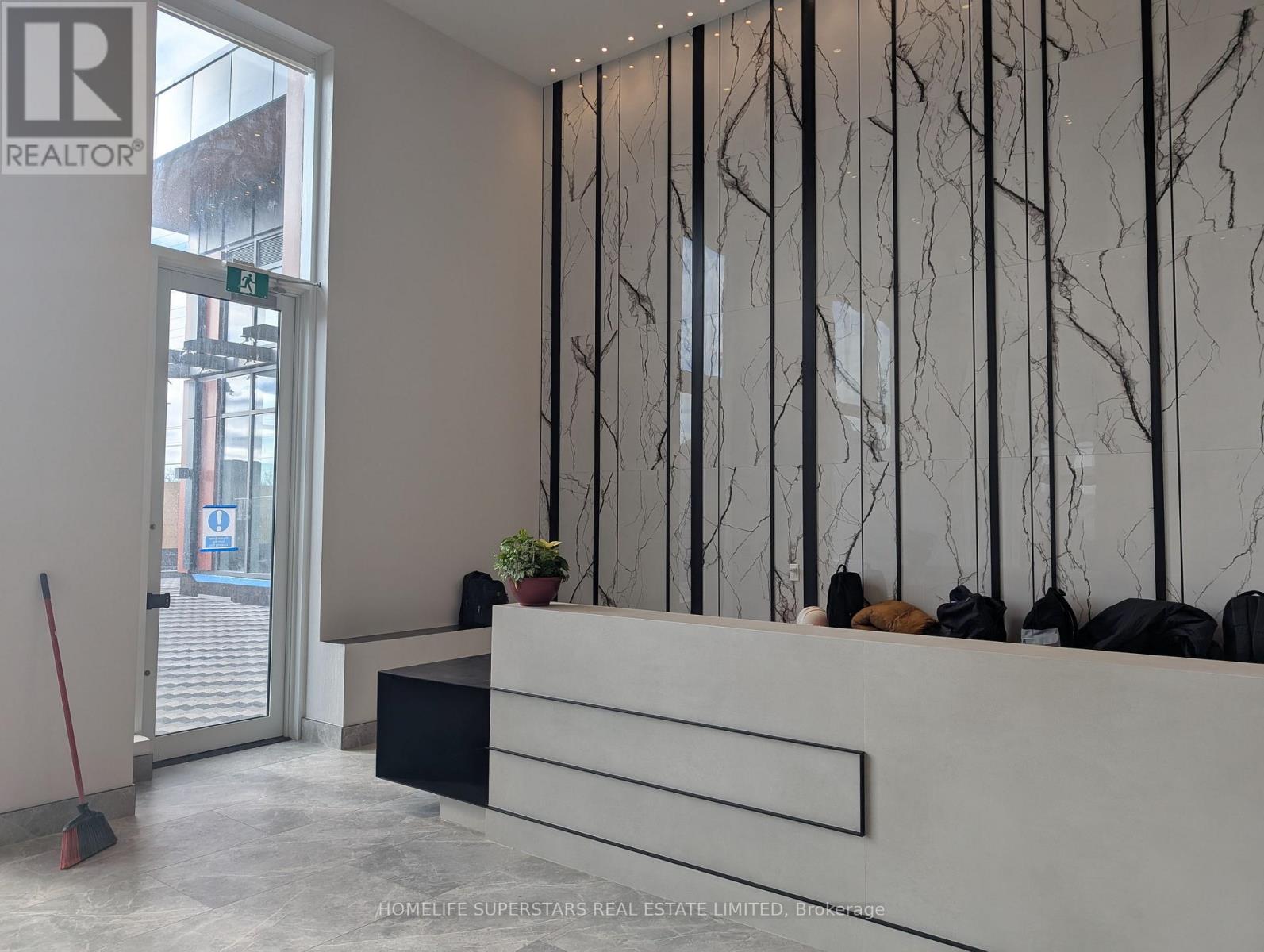 519 - 260 Malta Avenue, Brampton, Ontario  L6Y 0B5 - Photo 3 - W12737876