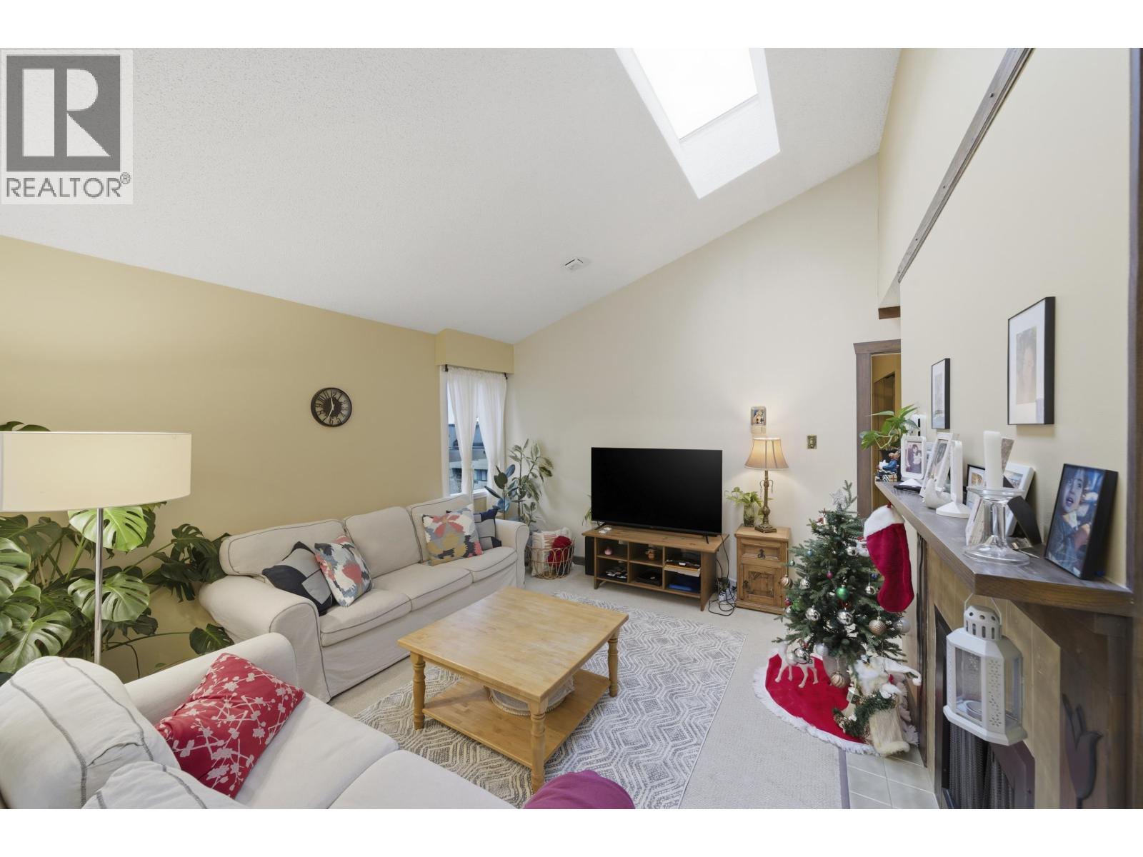 403 1340 Duchess Avenue, West Vancouver, British Columbia  V7T 1H6 - Photo 4 - R3075051