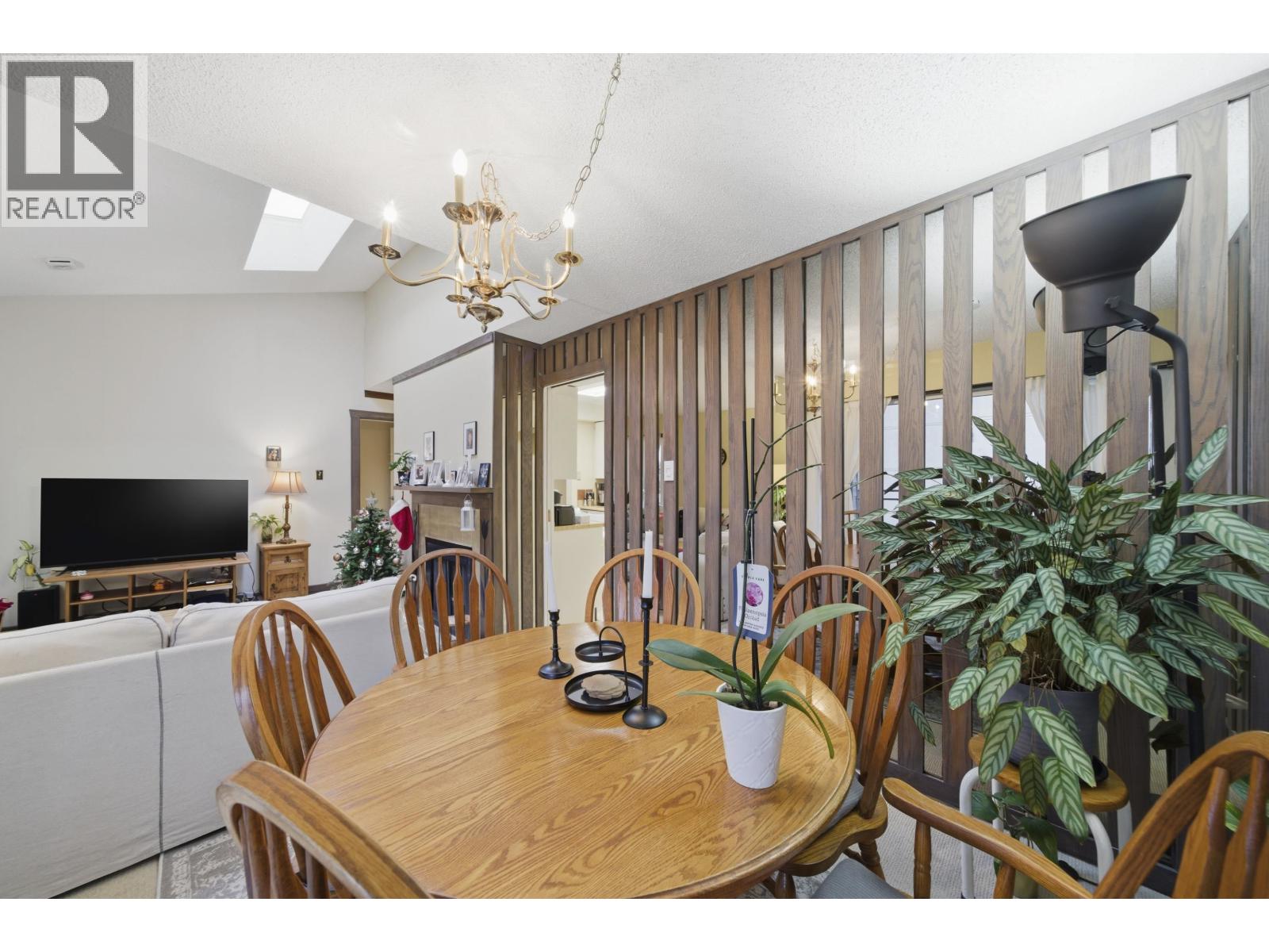 403 1340 Duchess Avenue, West Vancouver, British Columbia  V7T 1H6 - Photo 7 - R3075051