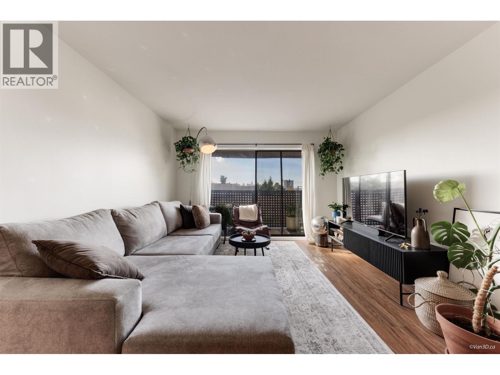 408 2215 DUNDAS STREET, Vancouver, British Columbia