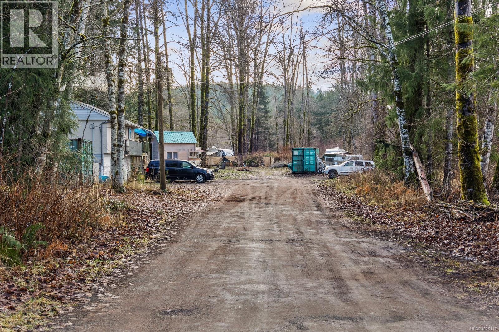 2911 Royston Rd, Cumberland, British Columbia  V0R 1S0 - Photo 2 - 1024117