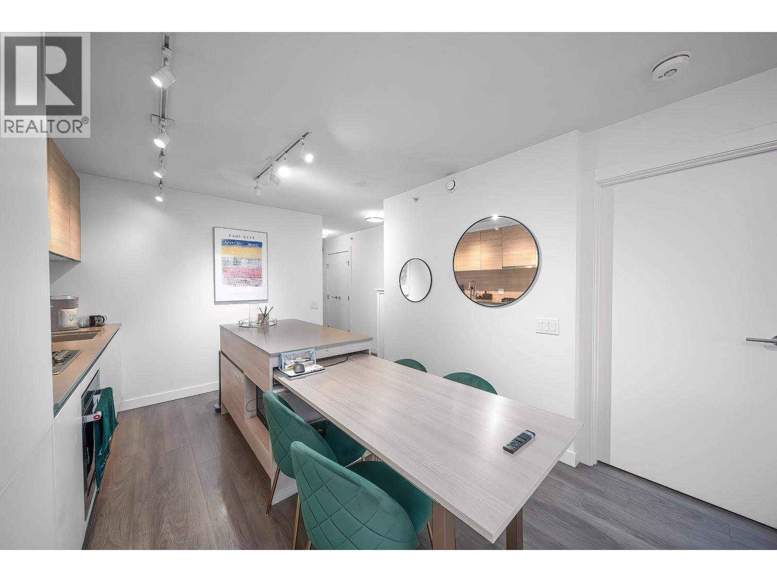 810 988 Quayside Drive, New Westminster, British Columbia V3M 0L5 - Photo 8 - R3084353