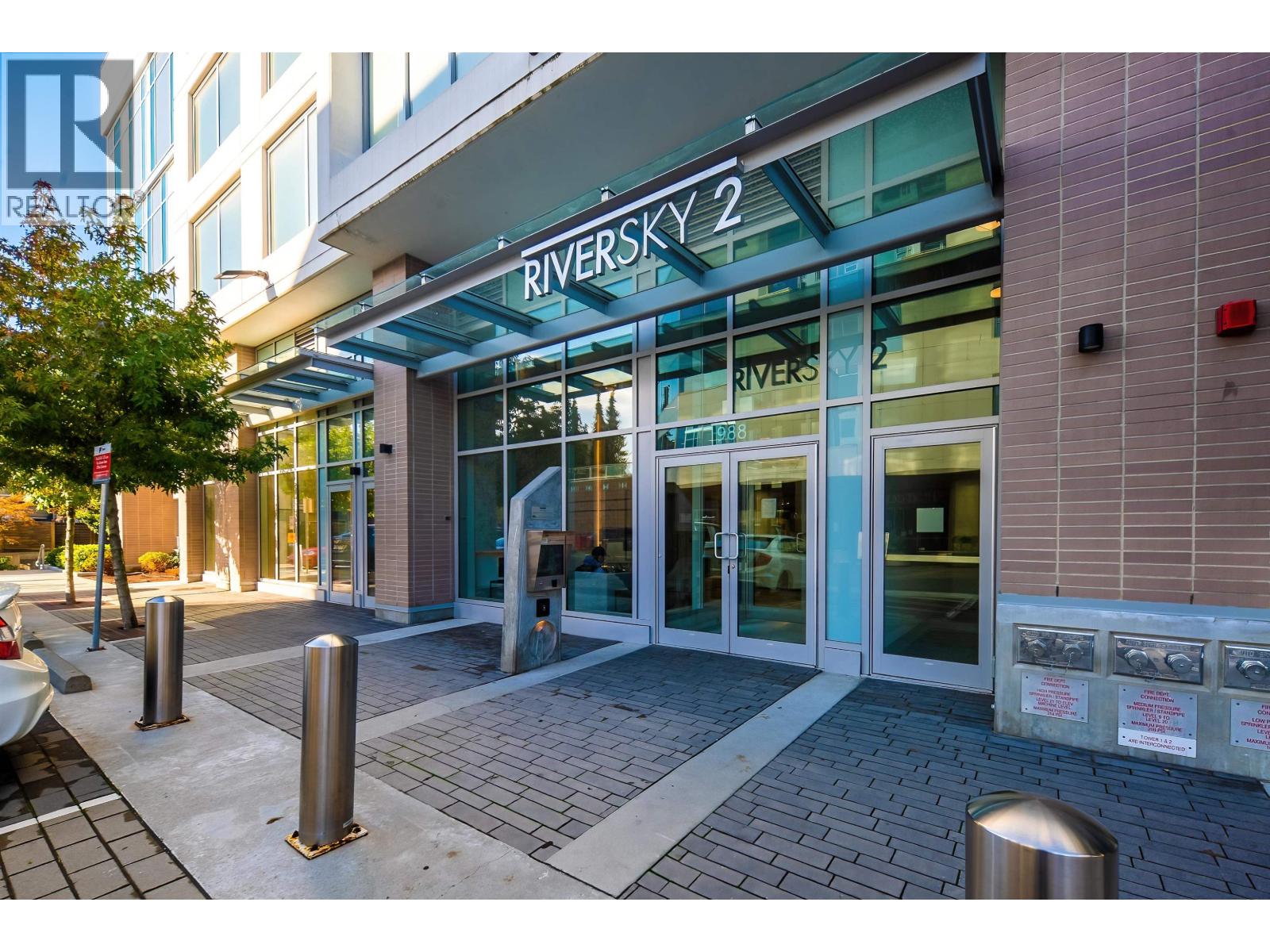 810 988 Quayside Drive, New Westminster, British Columbia V3M 0L5 - Photo 2 - R3084353