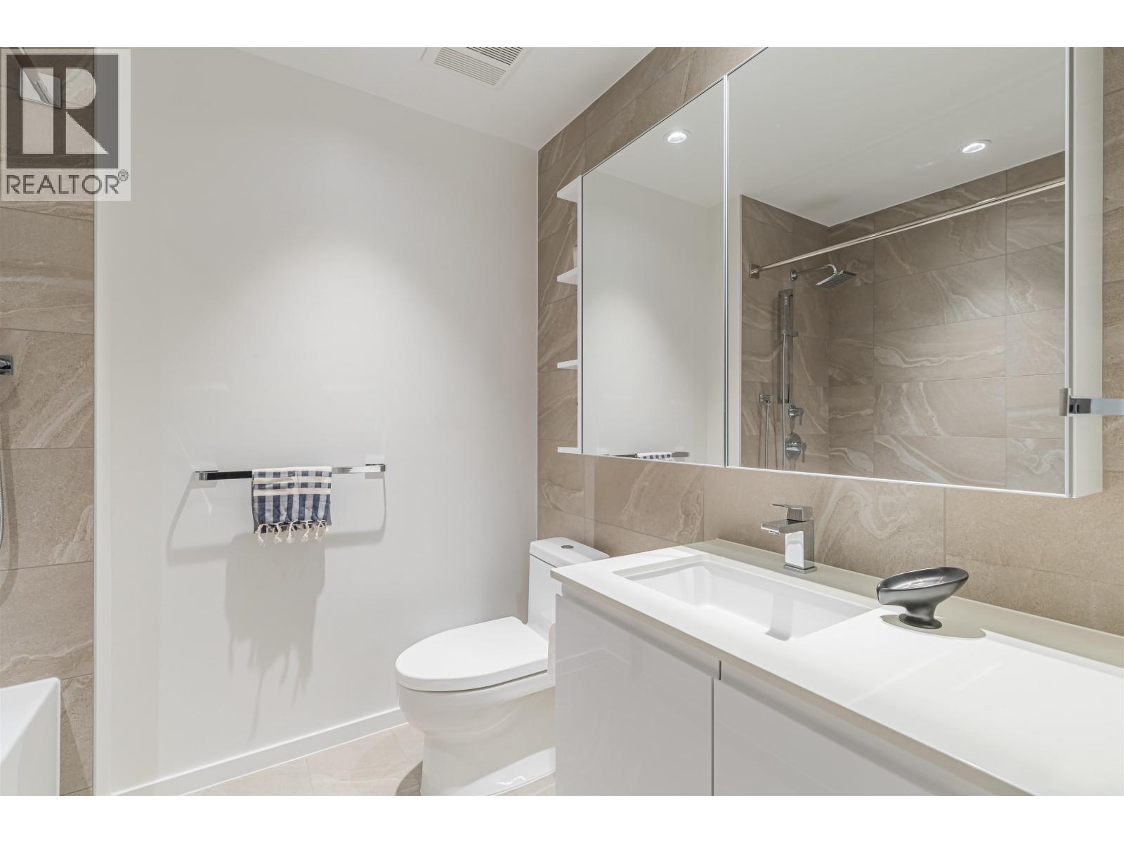 Listing Picture 11 of 20 : 528 6300 MINORU BOULEVARD, Richmond / 烈治文 - 魯藝地產 Yvonne Lu Group - MLS Medallion Club Member