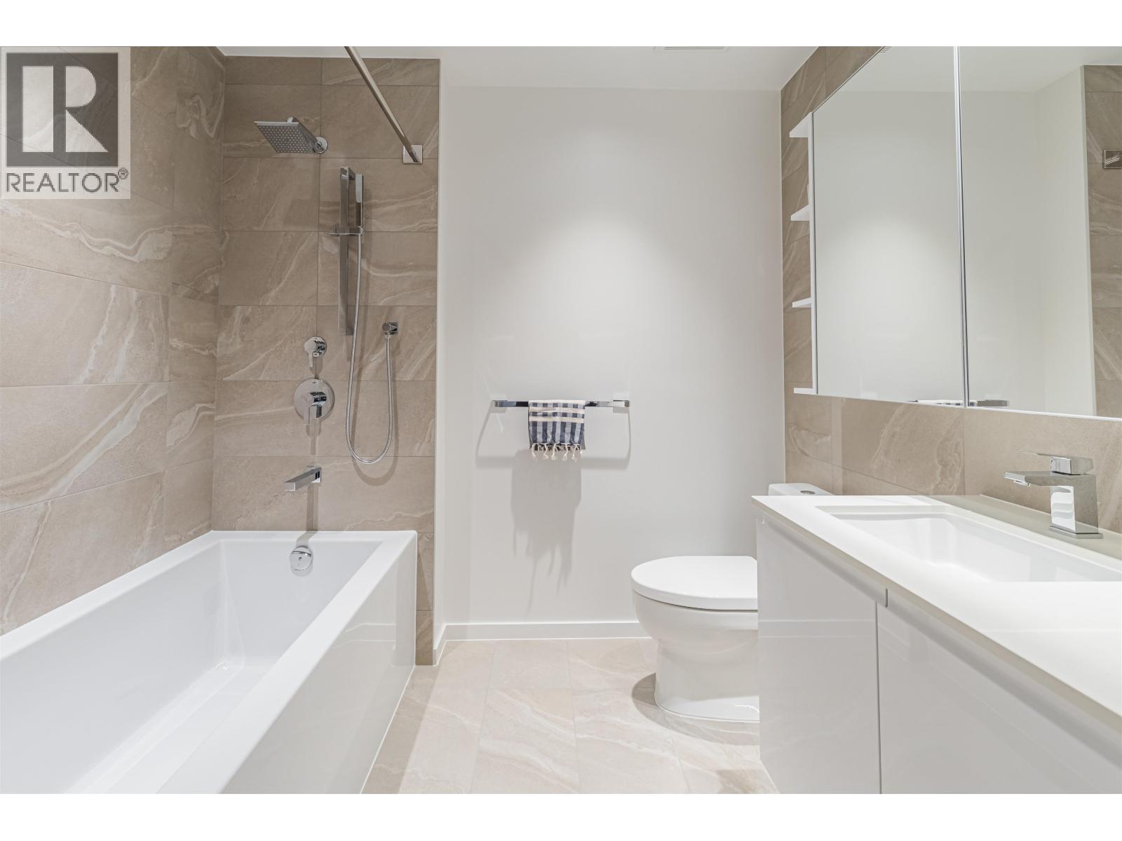 Listing Picture 10 of 20 : 528 6300 MINORU BOULEVARD, Richmond / 烈治文 - 魯藝地產 Yvonne Lu Group - MLS Medallion Club Member