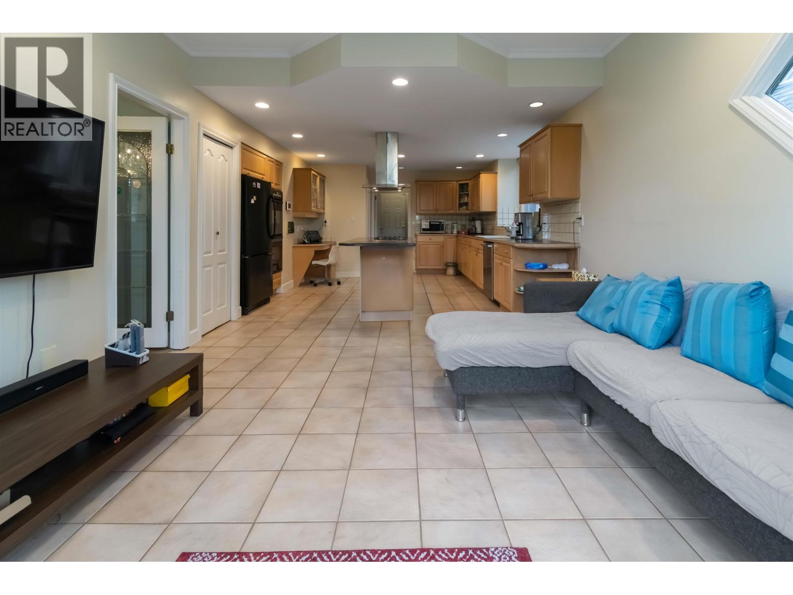 8405 Gillnet Place, Vancouver, British Columbia  V6P 6P7 - Photo 13 - R3084274