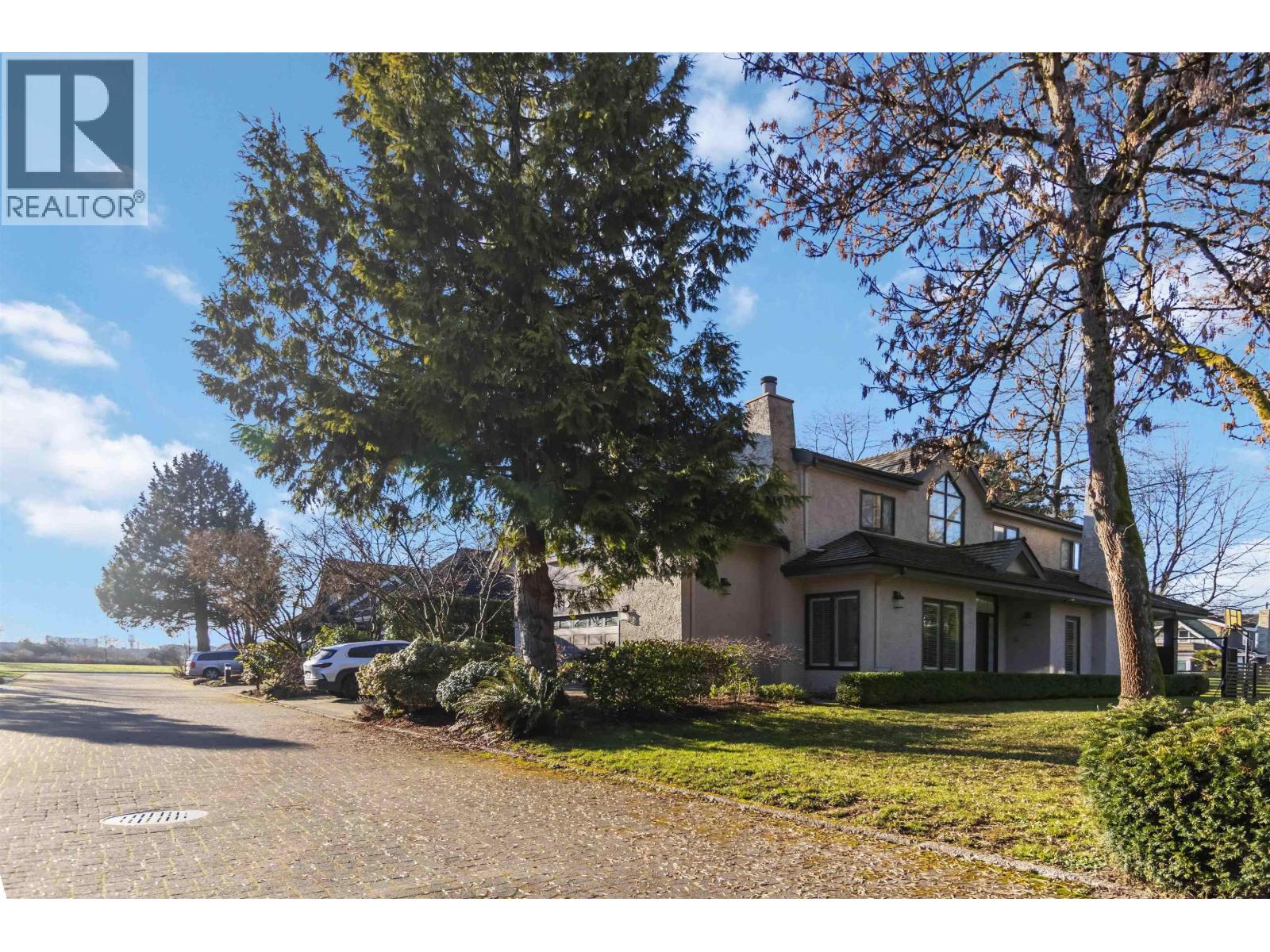 8405 Gillnet Place, Vancouver, British Columbia  V6P 6P7 - Photo 3 - R3084274