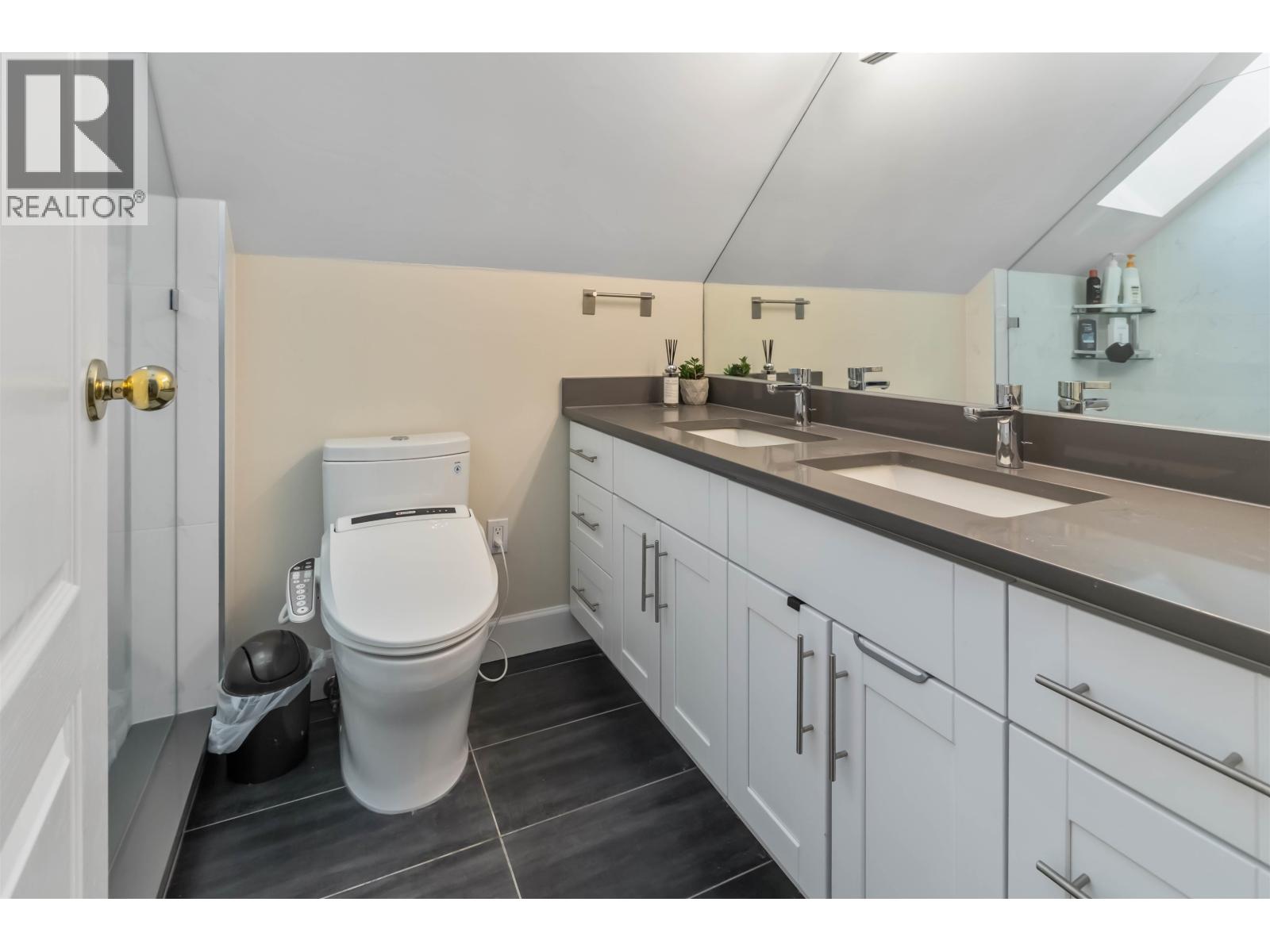 8405 Gillnet Place, Vancouver, British Columbia  V6P 6P7 - Photo 17 - R3084274