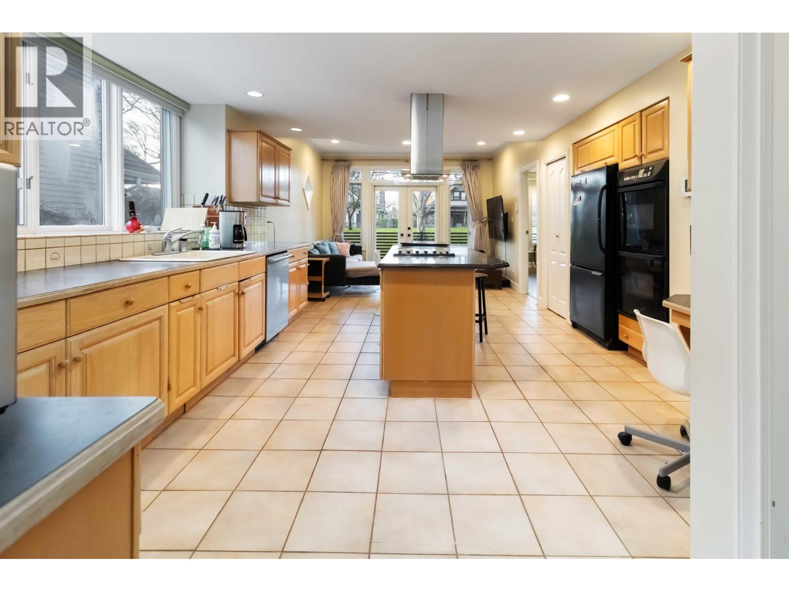 8405 Gillnet Place, Vancouver, British Columbia  V6P 6P7 - Photo 10 - R3084274