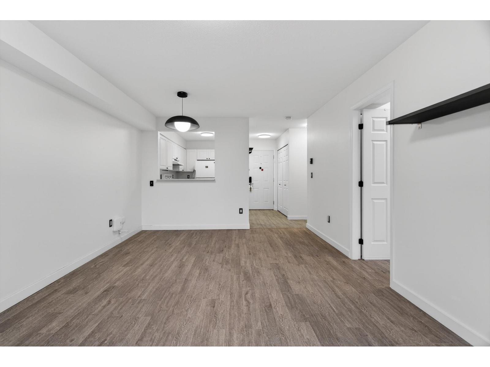 305 14377 103 Avenue, Surrey, British Columbia V3T 5V5 - Photo 5 - R3083564