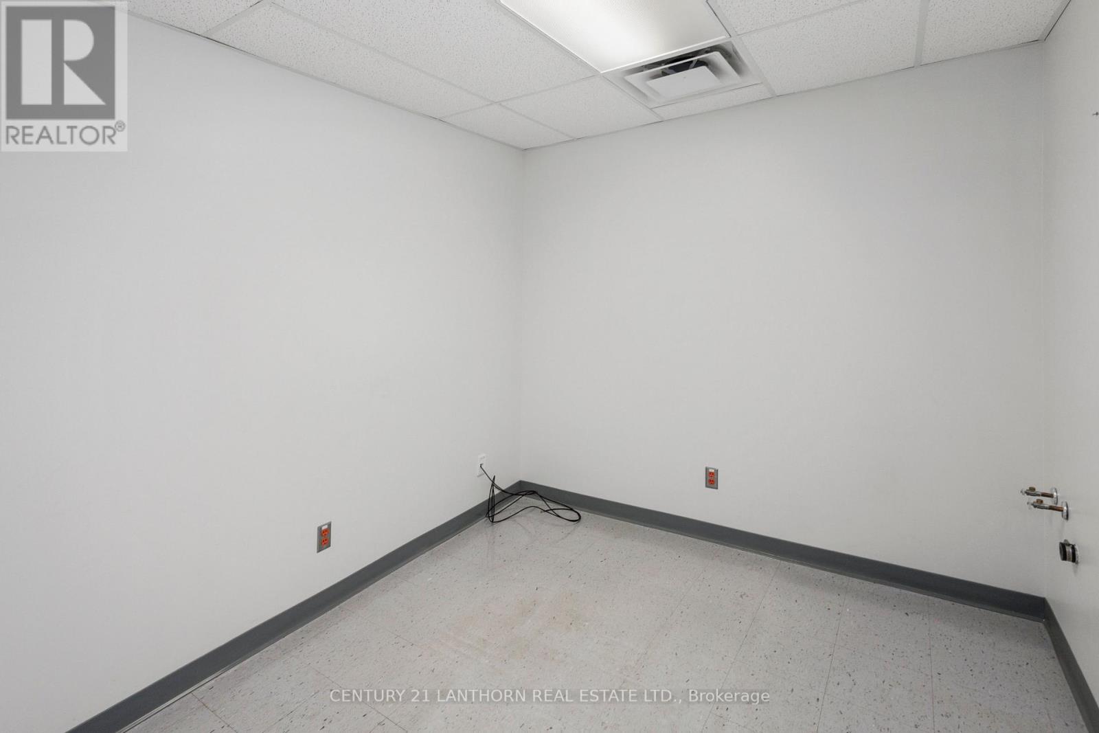 Suite 6 - 6 - 35 Bridge Street, Prince Edward County, Ontario  K0K 2T0 - Photo 9 - X12737904