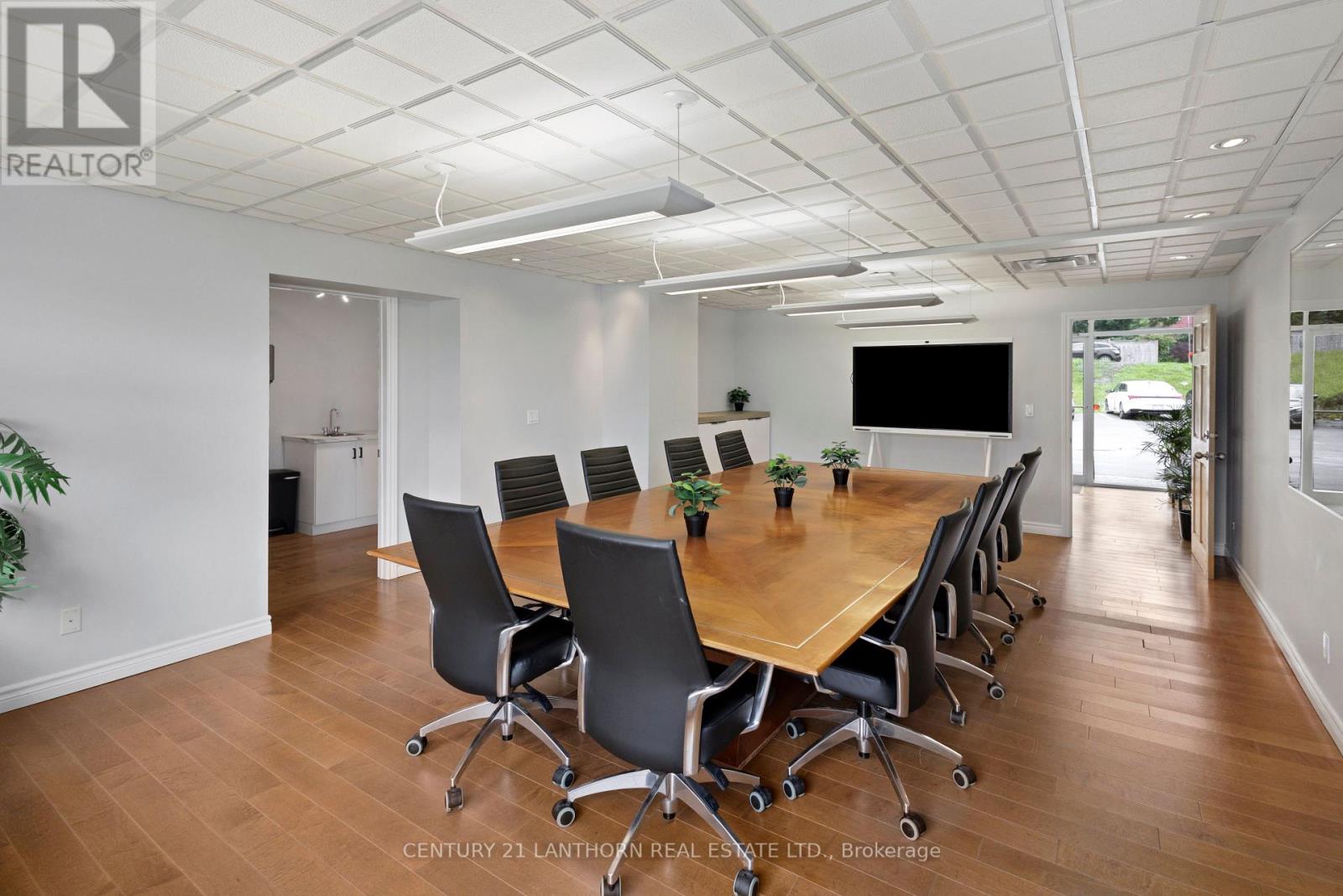 205 - 35 Bridge Street, Prince Edward County, Ontario  K0K 2T0 - Photo 2 - X12737914