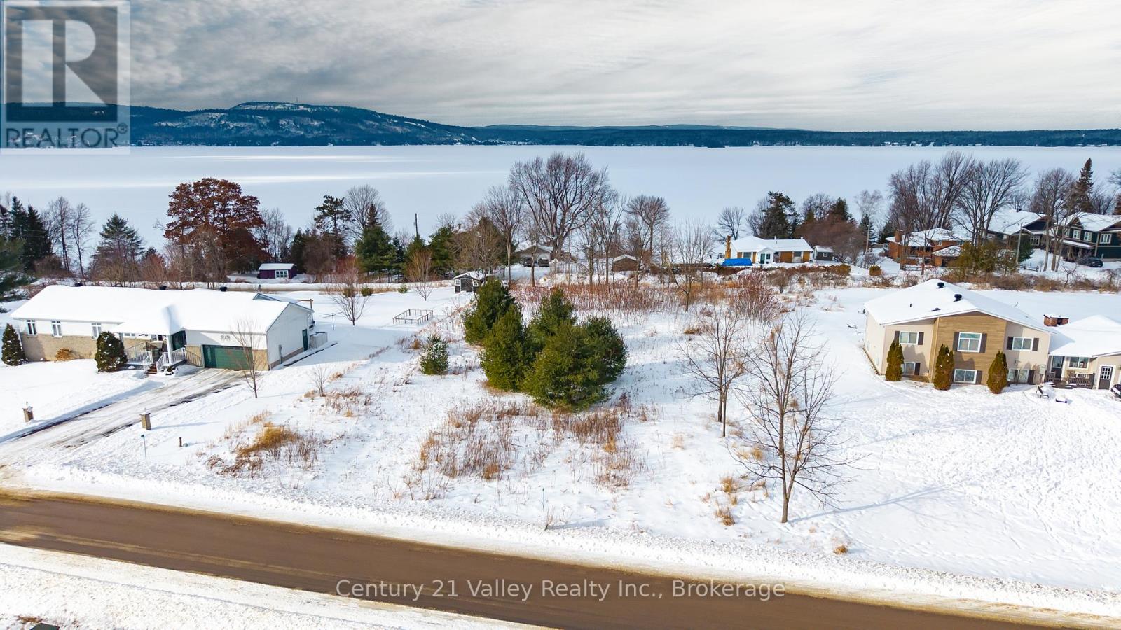 50 Spindle Drift Road, Greater Madawaska, Ontario  K0J 1H0 - Photo 3 - X12737962