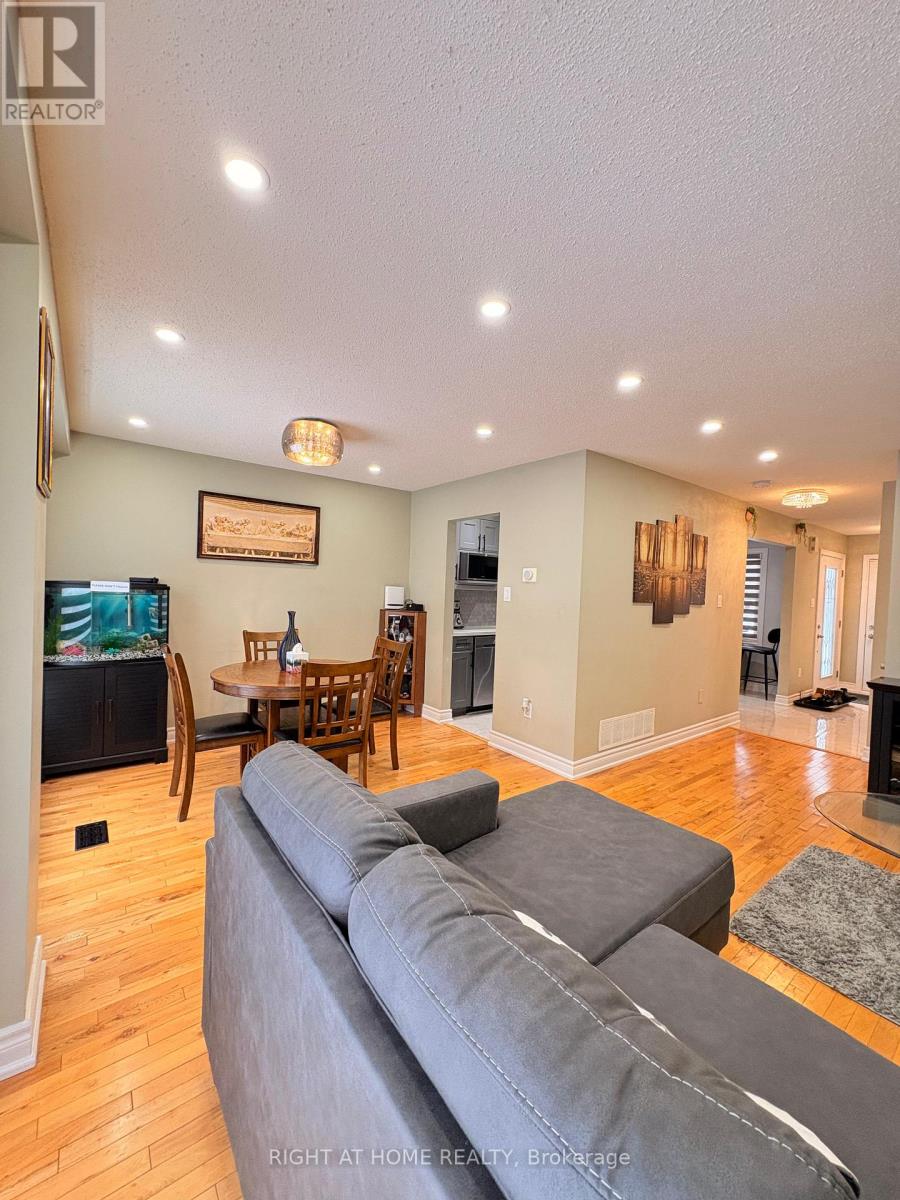 58 Teddington Crescent, Whitby, Ontario  L1R 1S5 - Photo 16 - E12719670