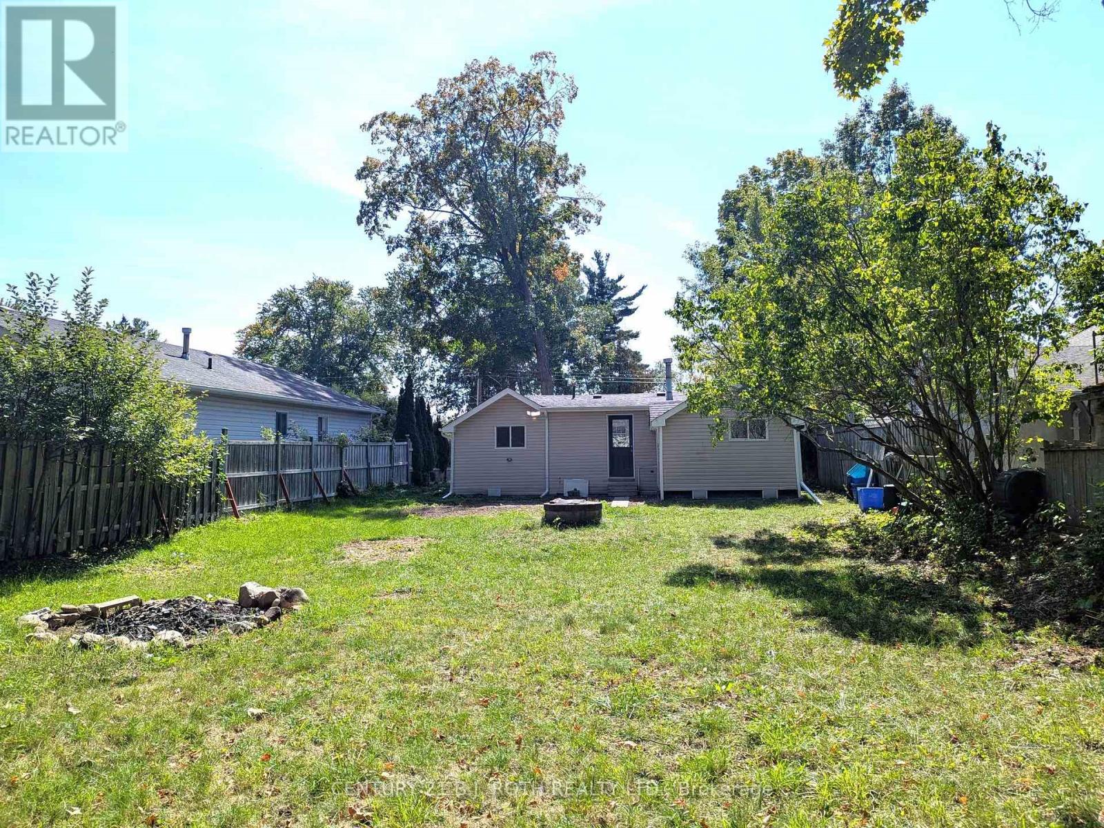 696 Hastings Avenue, Innisfil, Ontario  L9S 1Z3 - Photo 5 - N12400865