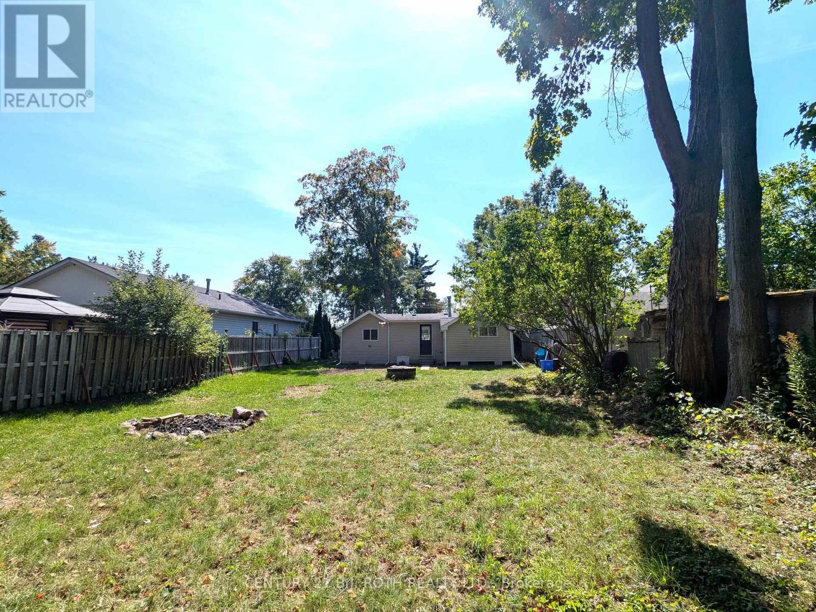 696 Hastings Avenue, Innisfil, Ontario  L9S 1Z3 - Photo 4 - N12400865