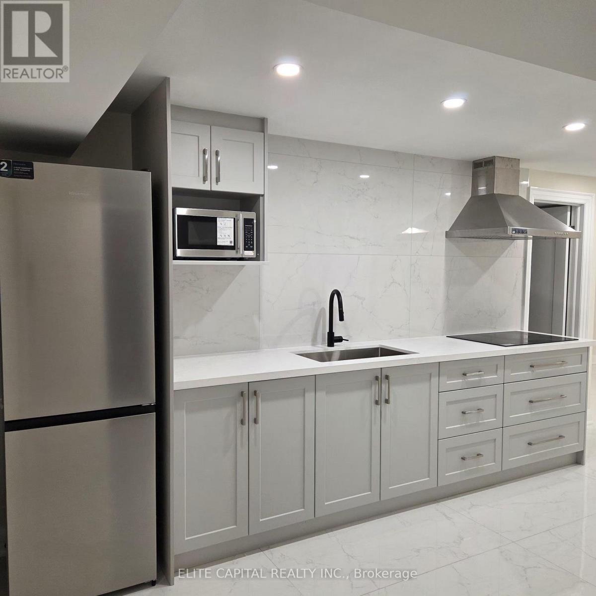 195 Milky Way Drive, Richmond Hill, Ontario  L4C 5H3 - Photo 6 - N12670532