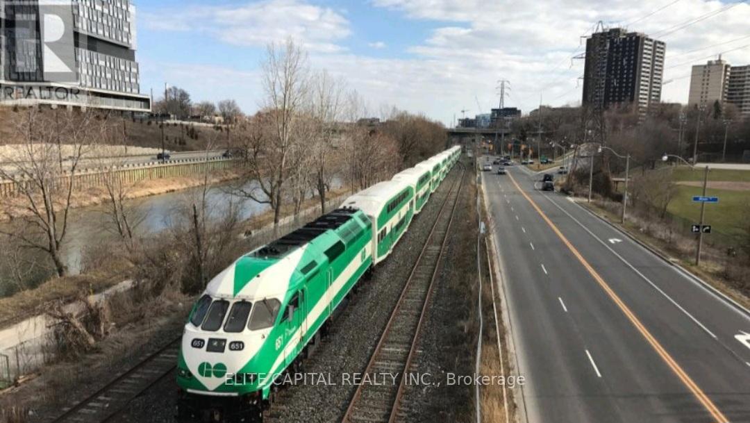 195 Milky Way Drive, Richmond Hill, Ontario  L4C 5H3 - Photo 13 - N12670532