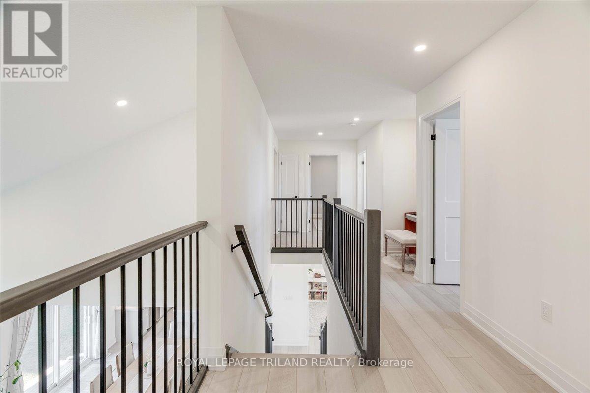 662 Ketter Way, Plympton-Wyoming, Ontario  N0N 1T0 - Photo 20 - X12550384