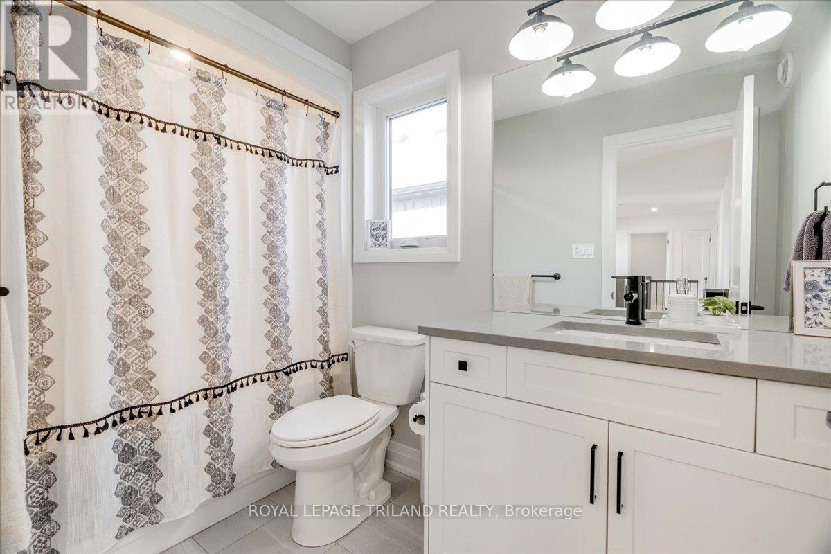 662 Ketter Way, Plympton-Wyoming, Ontario  N0N 1T0 - Photo 19 - X12550384