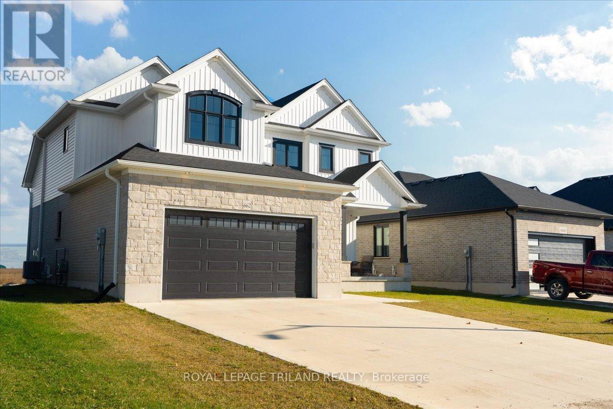 662 Ketter Way, Plympton-Wyoming, Ontario  N0N 1T0 - Photo 3 - X12550384