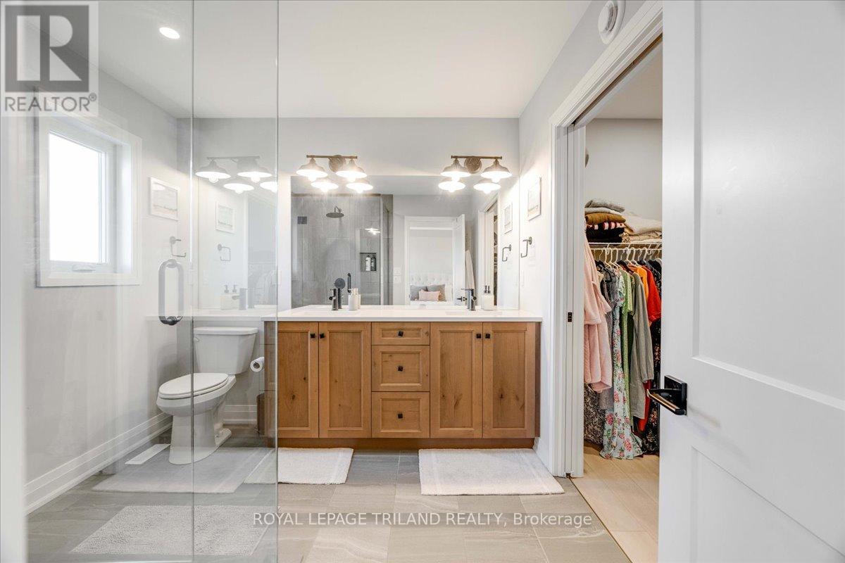 662 Ketter Way, Plympton-Wyoming, Ontario  N0N 1T0 - Photo 26 - X12550384