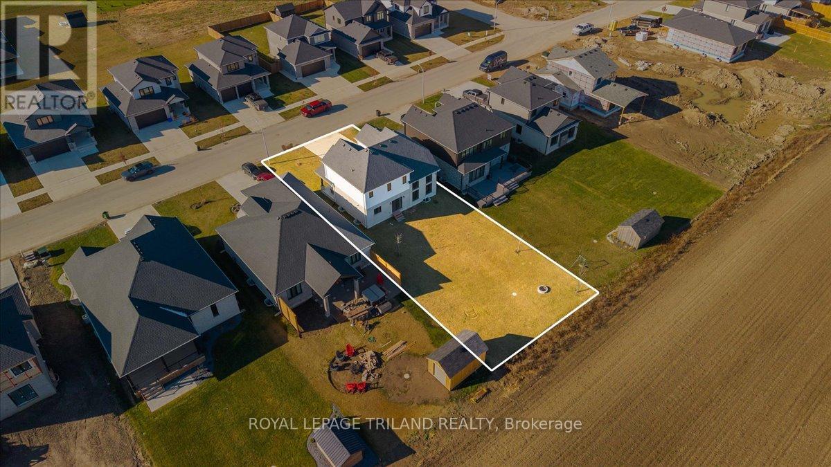 662 Ketter Way, Plympton-Wyoming, Ontario  N0N 1T0 - Photo 43 - X12550384