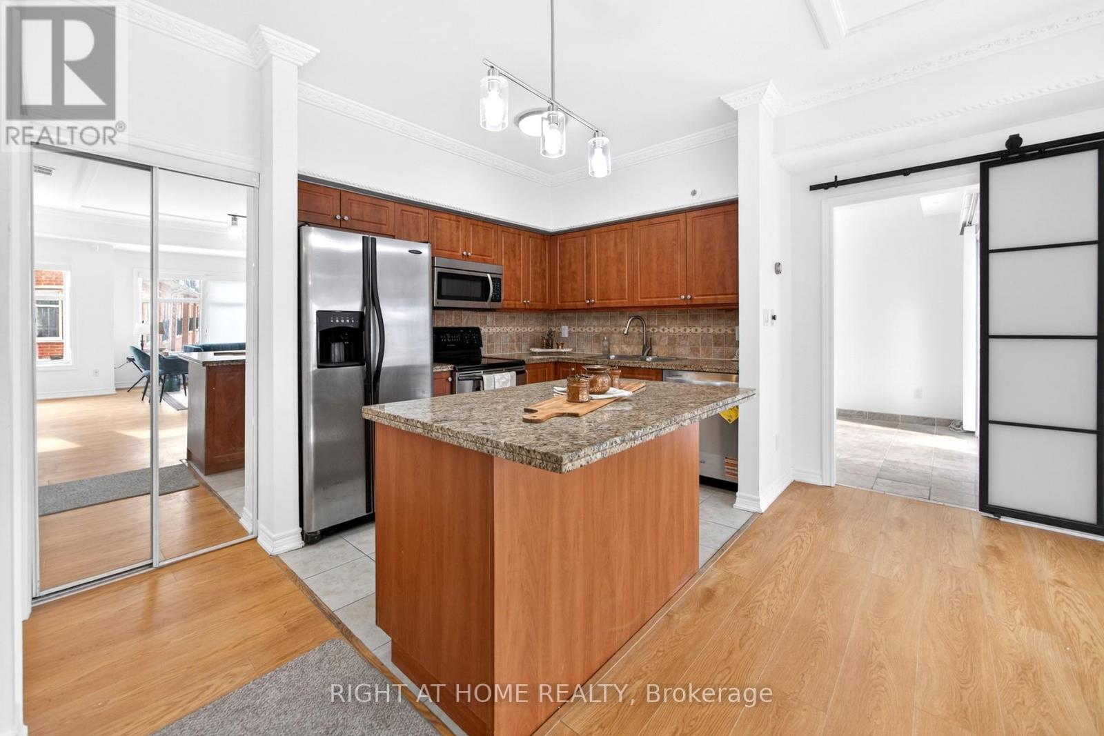 235 - 1837 Eglinton Avenue E, Toronto, Ontario  M4A 2Y4 - Photo 10 - C12737894