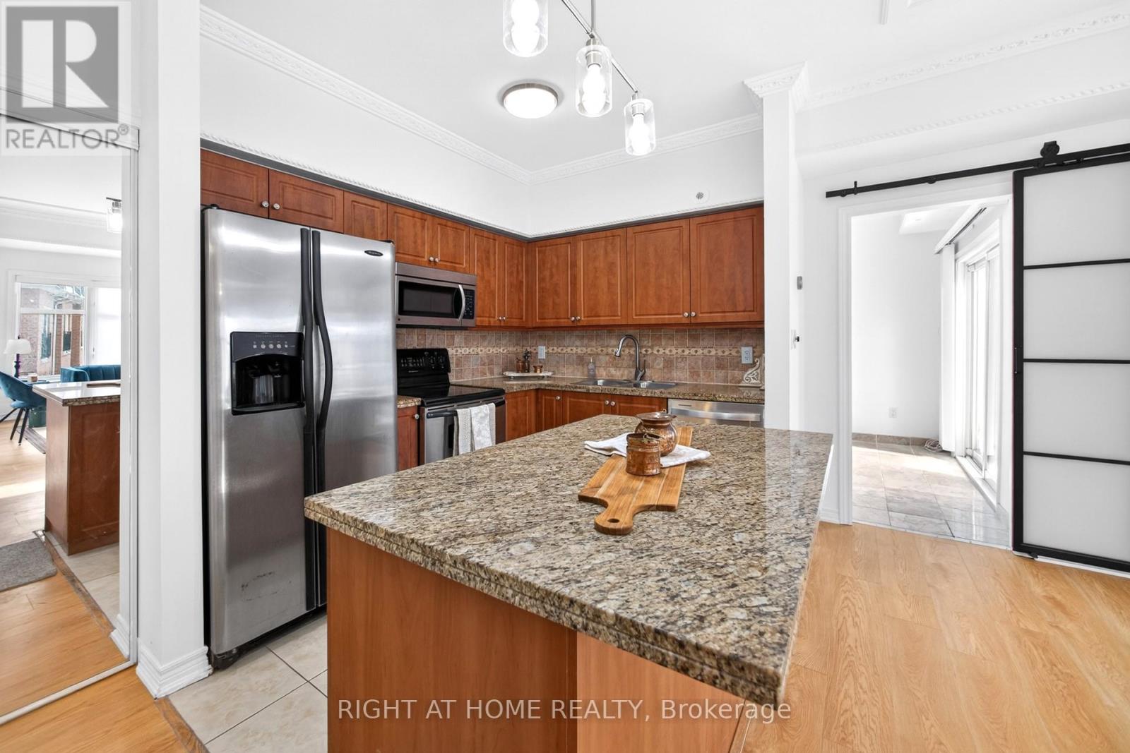 235 - 1837 Eglinton Avenue E, Toronto, Ontario  M4A 2Y4 - Photo 12 - C12737894