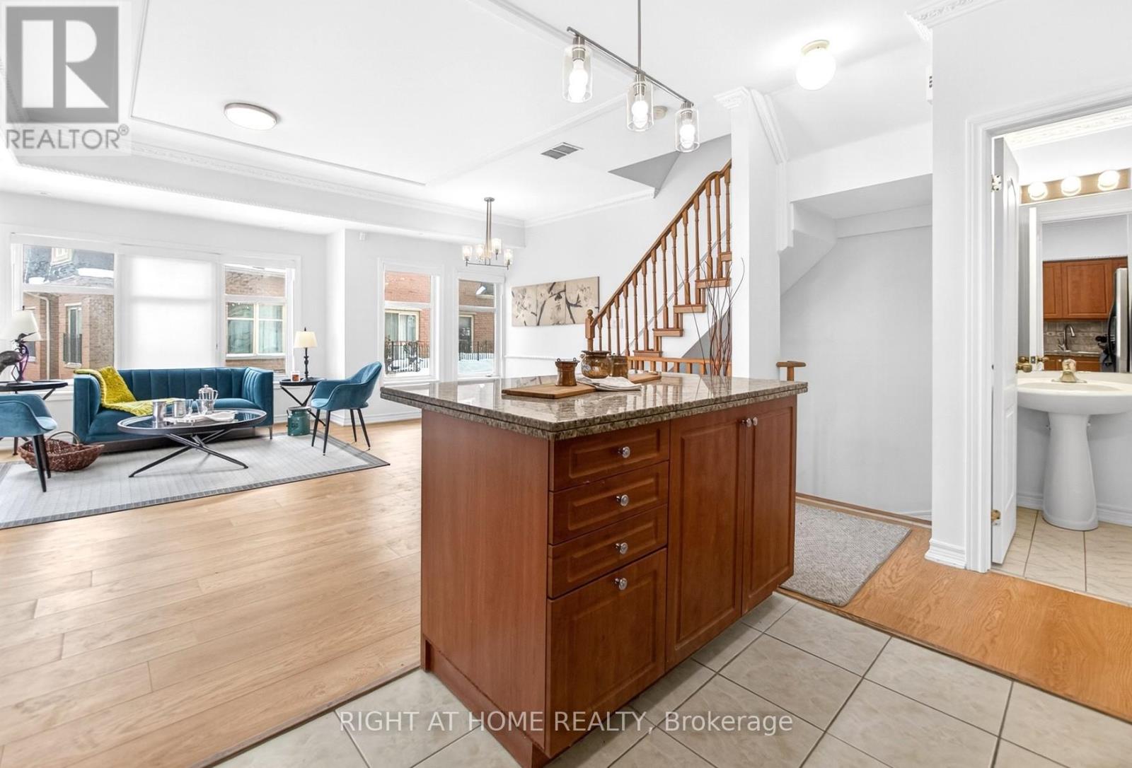 235 - 1837 Eglinton Avenue E, Toronto, Ontario  M4A 2Y4 - Photo 15 - C12737894