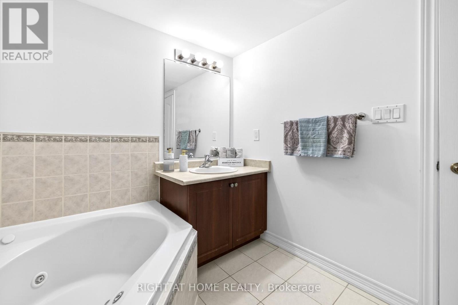 235 - 1837 Eglinton Avenue E, Toronto, Ontario  M4A 2Y4 - Photo 38 - C12737894