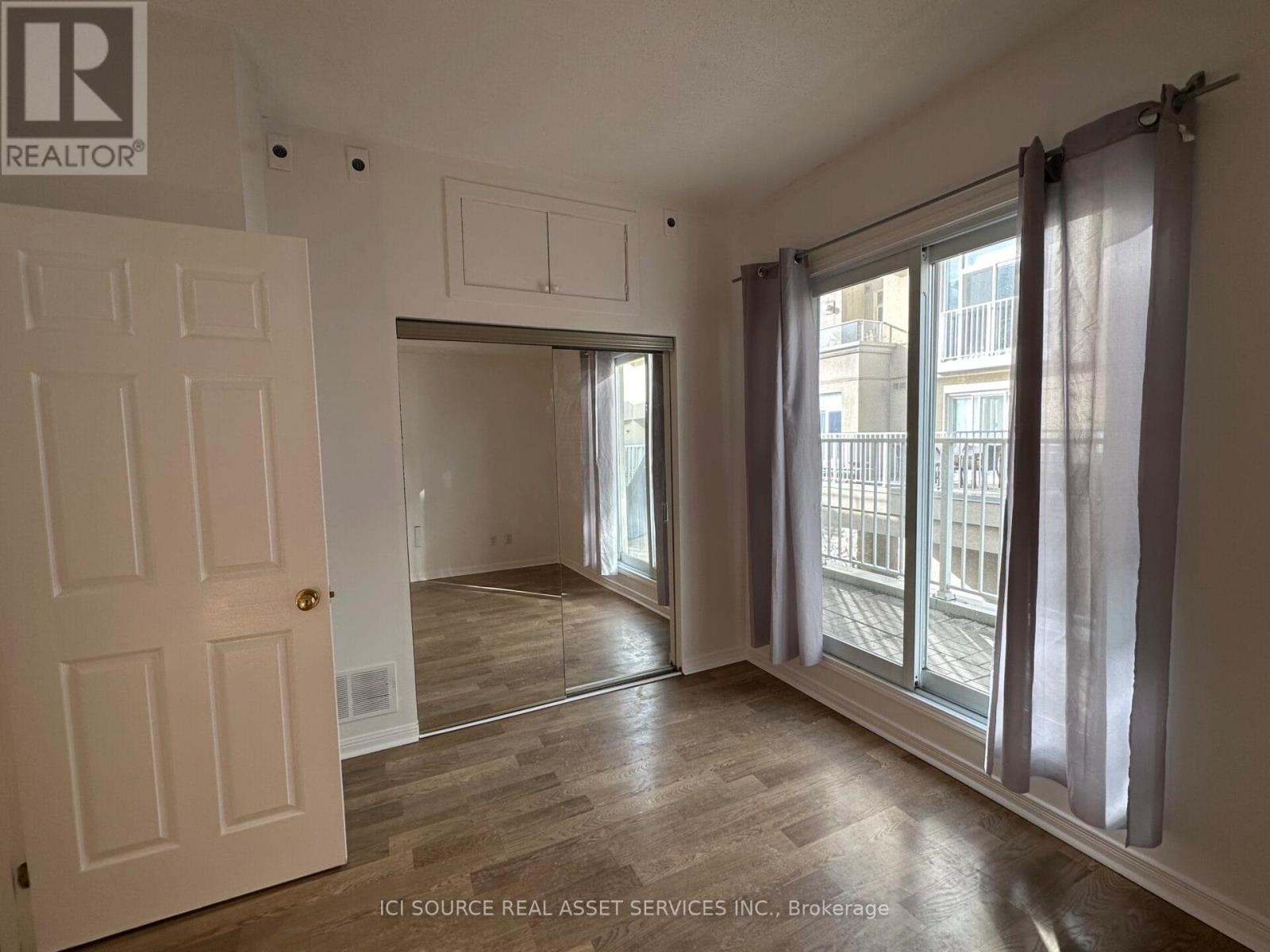 372 - 32 Stadium Road, Toronto, Ontario  M5V 3P4 - Photo 4 - C12737966