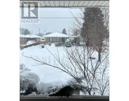 3 BEDROOMS ON MAIN FLOOR - 9 AMETHYST RD ROAD, Toronto, Ontario