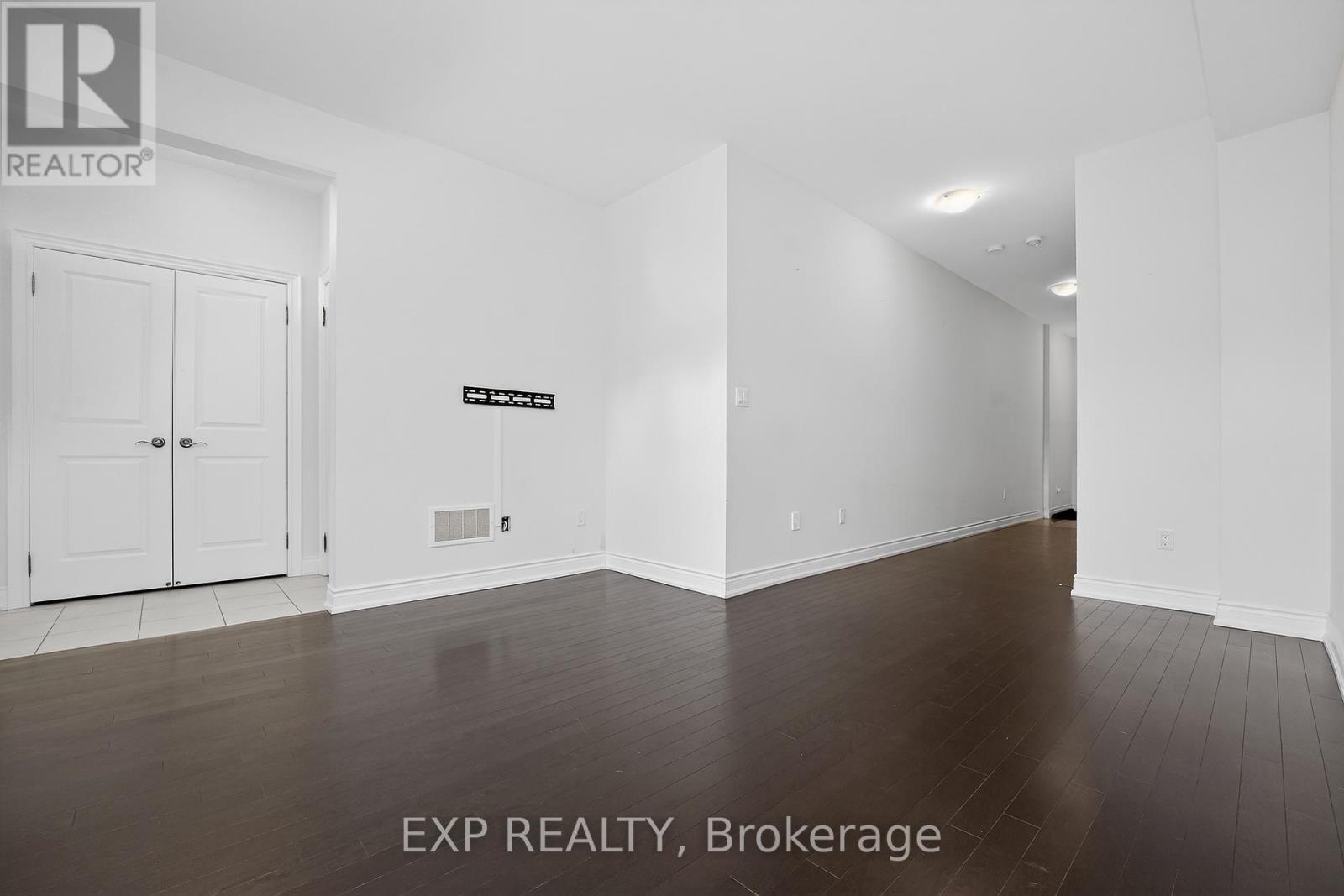 62 Ingleside Street, Vaughan, Ontario  L4L 0H9 - Photo 9 - N12737902