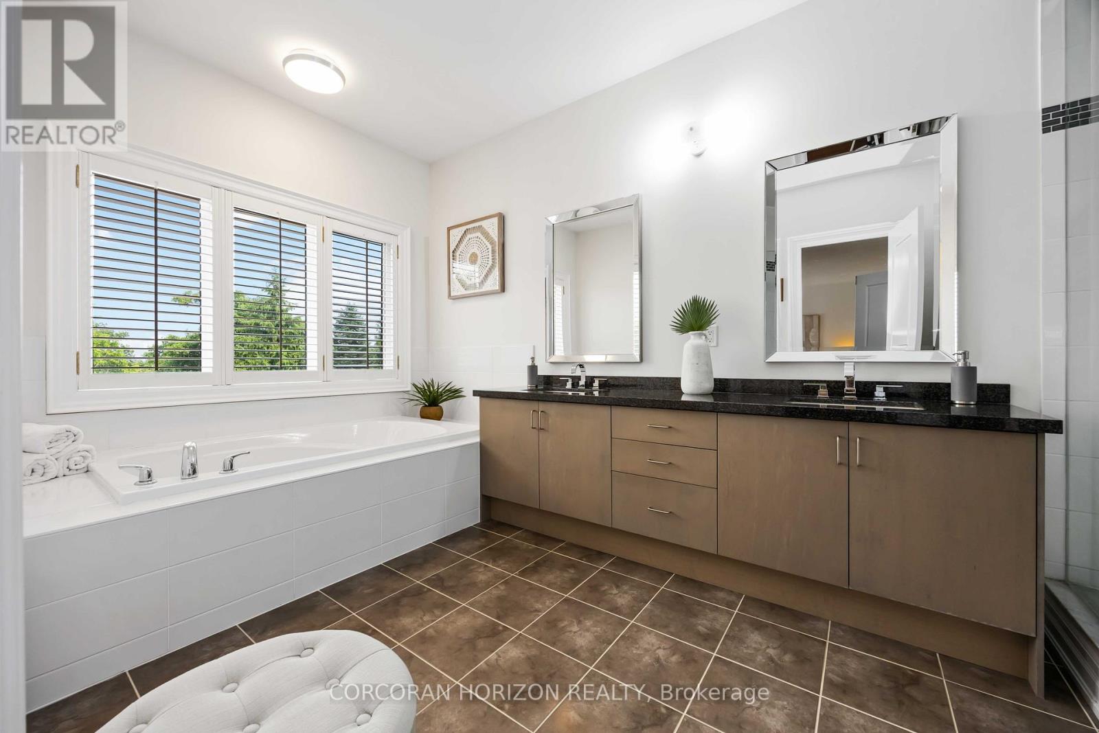 33 Kylemount Court, Vaughan, Ontario  L4J 0J4 - Photo 34 - N12737930