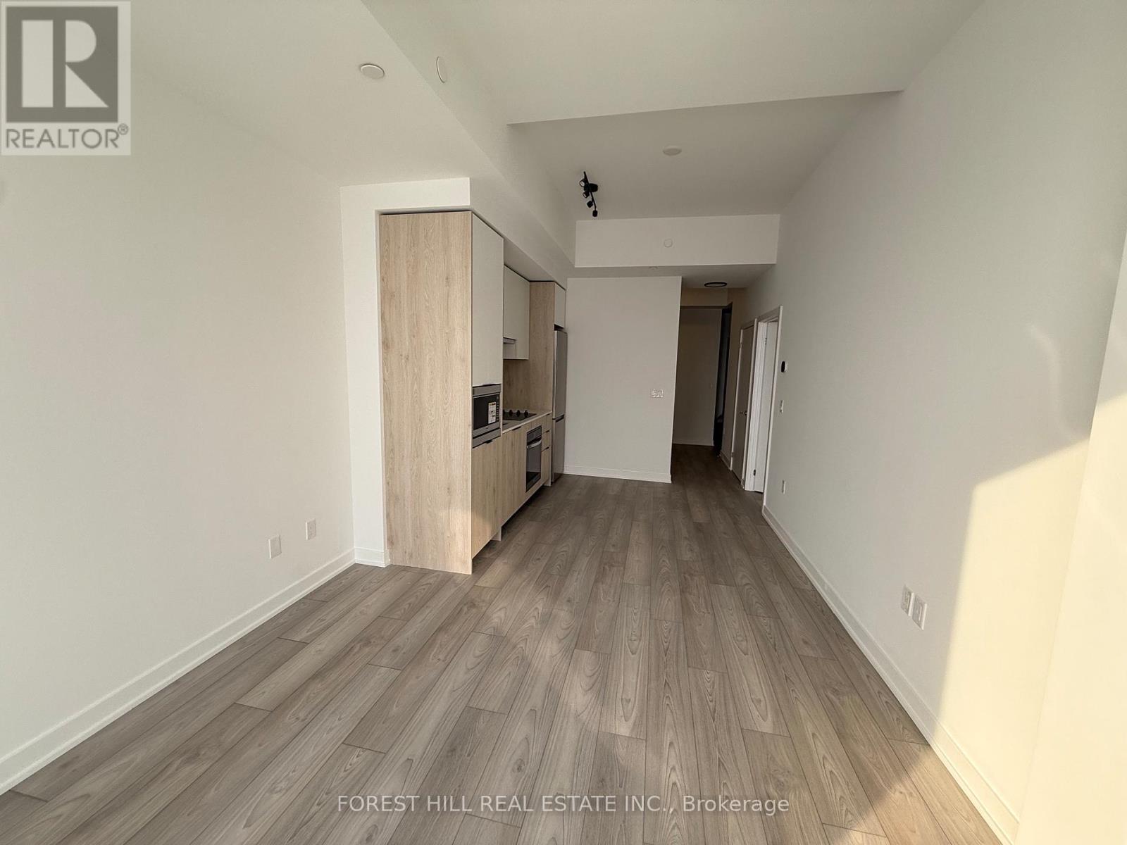 1013 - 1007 The Queensway Road, Toronto, Ontario  M8Z 0H4 - Photo 3 - W12737888