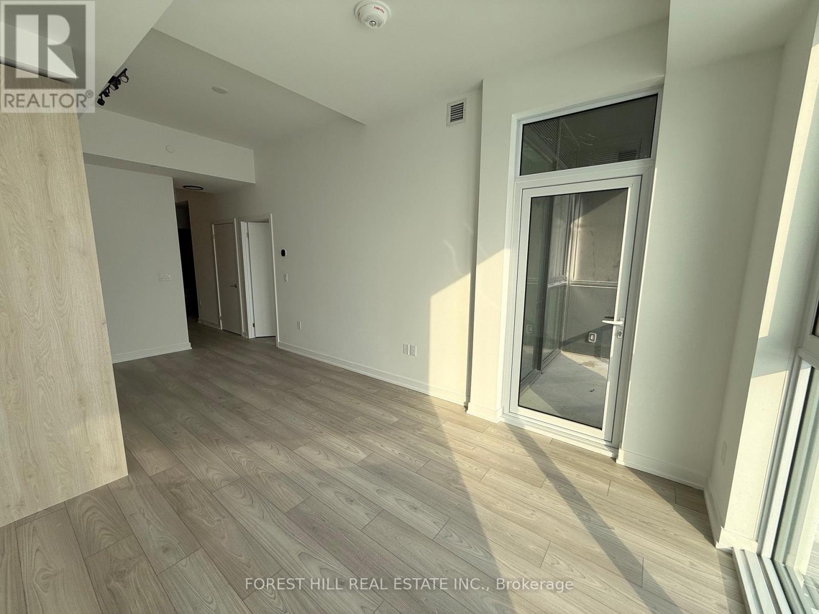 1013 - 1007 The Queensway Road, Toronto, Ontario  M8Z 0H4 - Photo 4 - W12737888