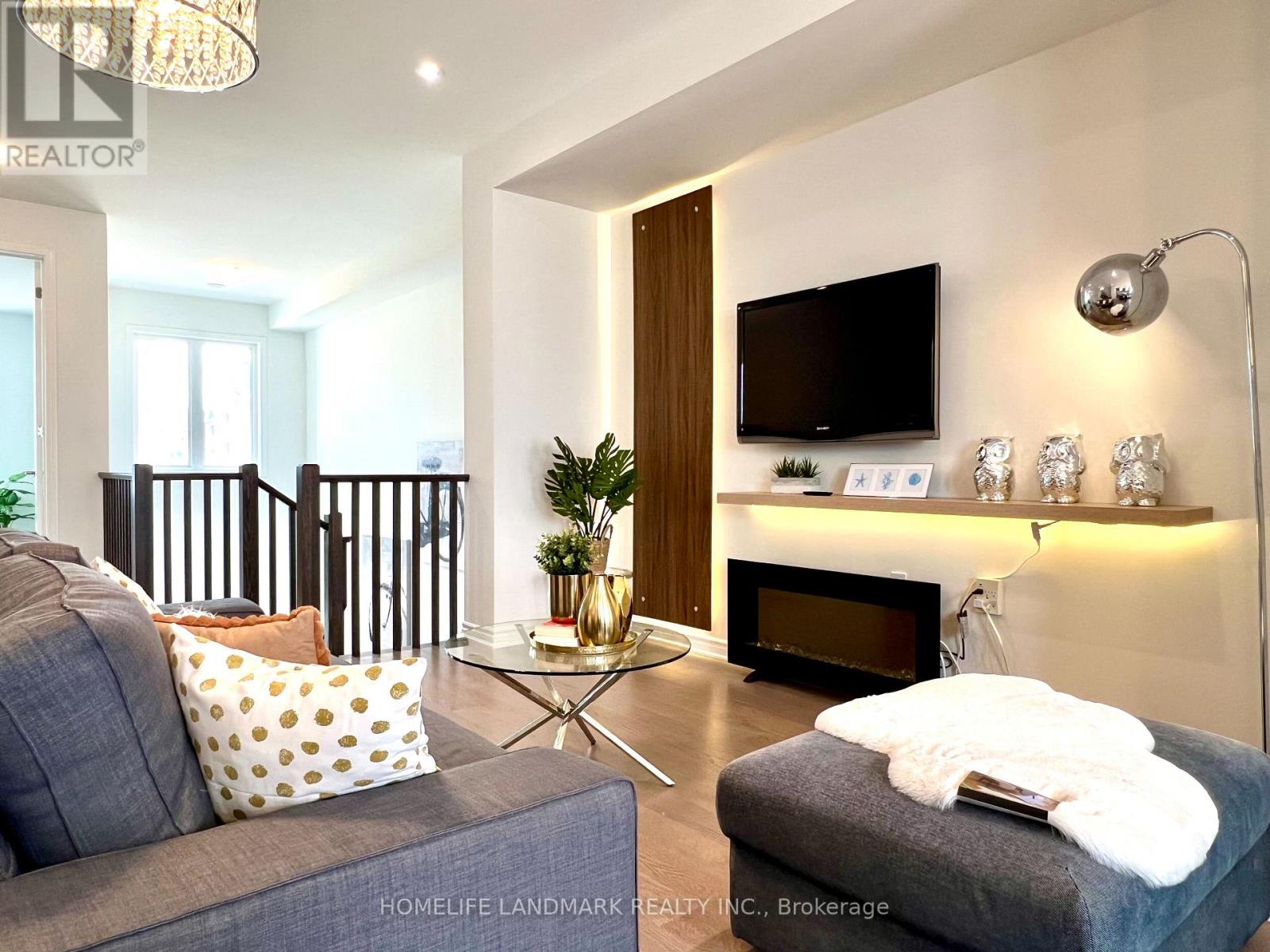 1400 Kaniv Street, Oakville, Ontario  L6M 5P3 - Photo 4 - W12737890