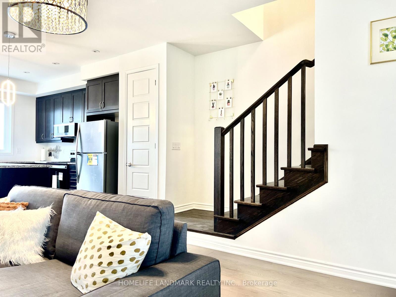 1400 Kaniv Street, Oakville, Ontario  L6M 5P3 - Photo 6 - W12737890