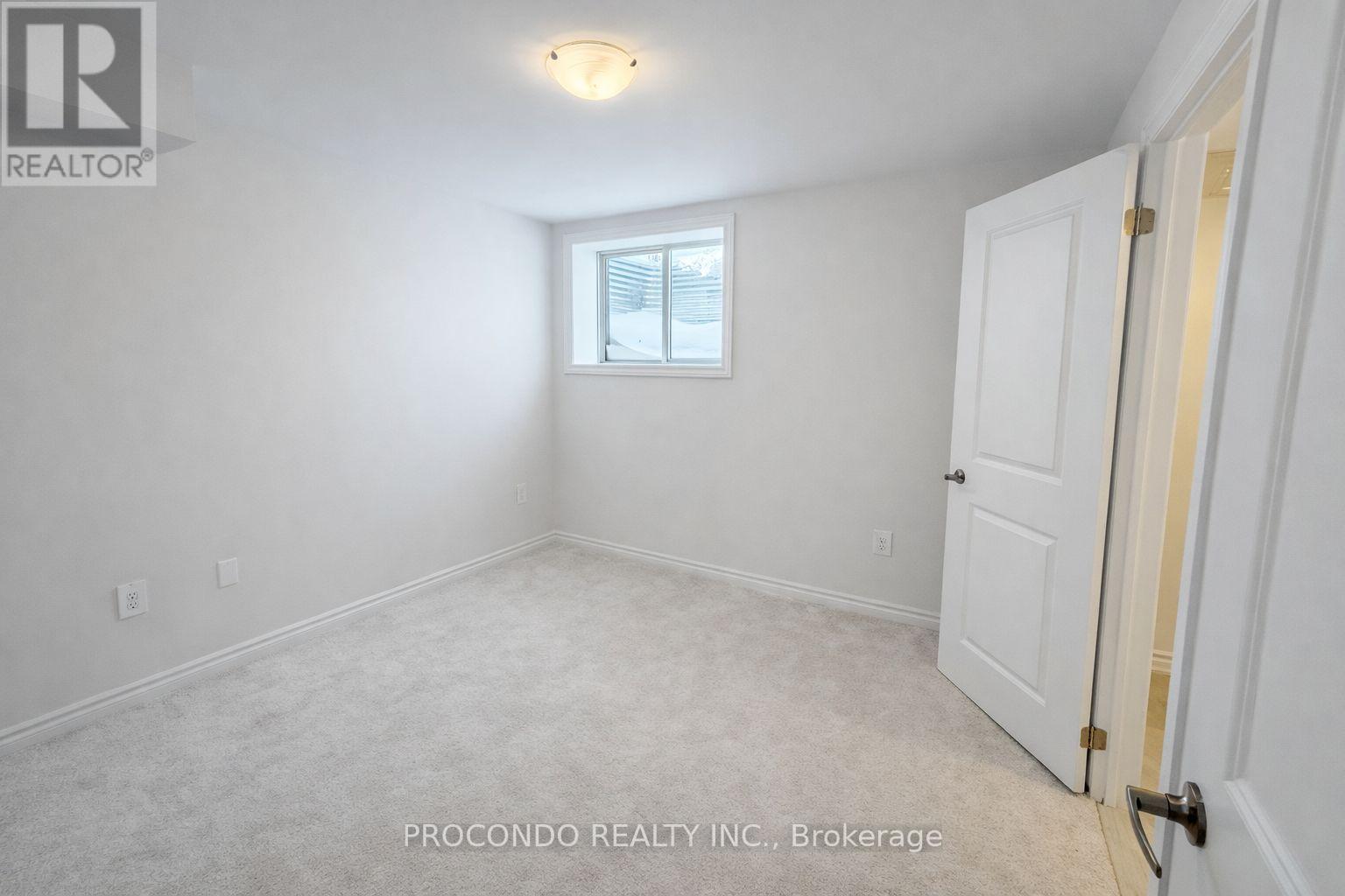 5925 Saigon Street, Mississauga, Ontario  L5V 2V9 - Photo 29 - W12737900