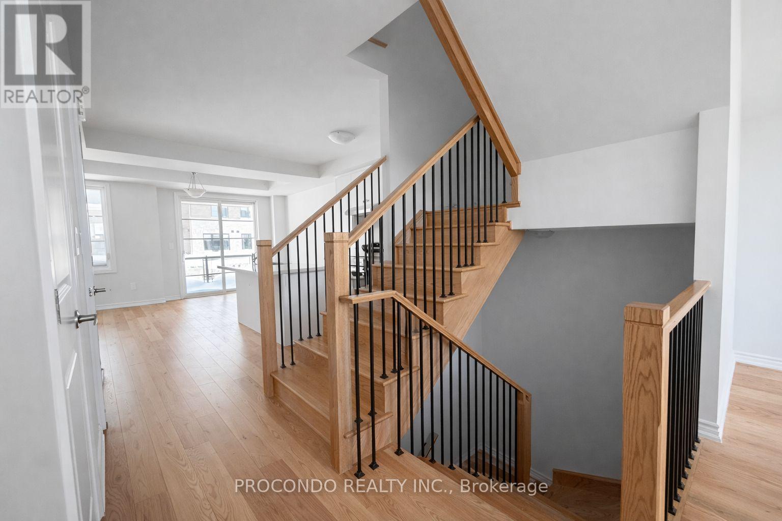 5925 Saigon Street, Mississauga, Ontario  L5V 2V9 - Photo 8 - W12737900