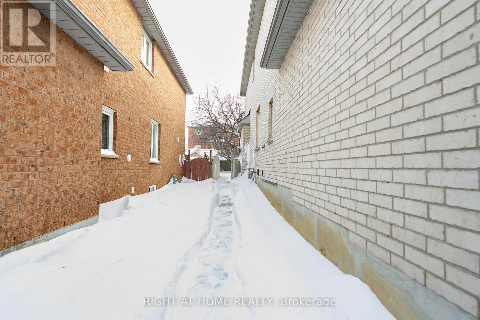 154 BRISTOL ROAD E, Mississauga, Ontario