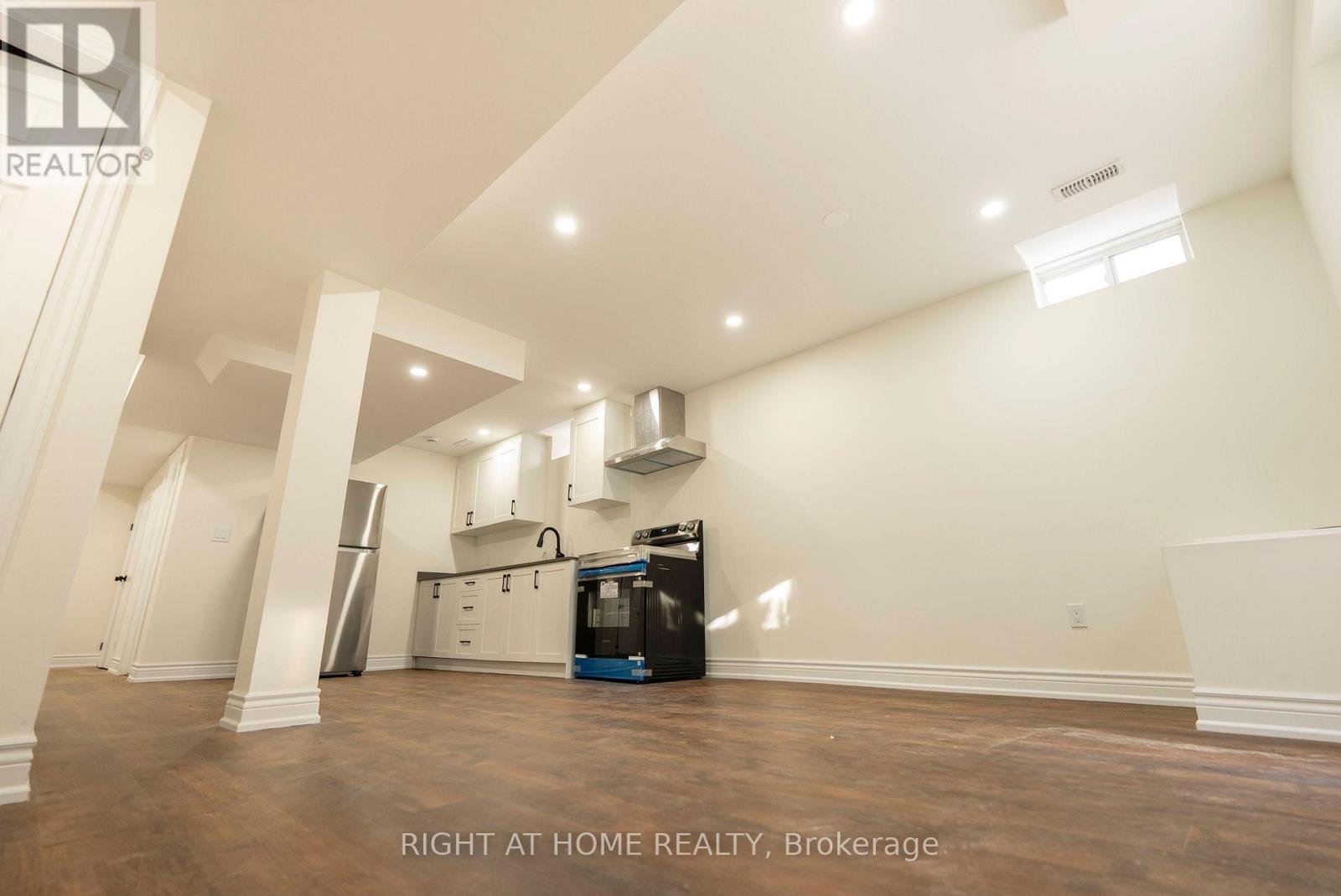 154 Bristol Road E, Mississauga, Ontario  L4Z 3V3 - Photo 5 - W12737952