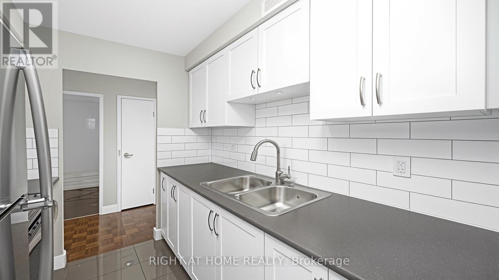 1002 - 133 Herkimer Street, Hamilton, Ontario  L8P 2H3 - Photo 10 - X12737884