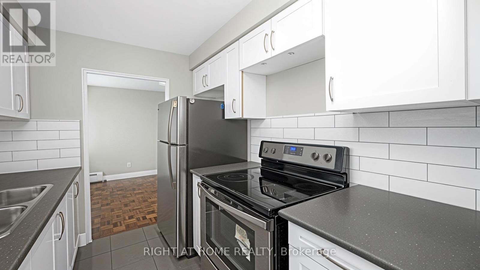 1002 - 133 Herkimer Street, Hamilton, Ontario  L8P 2H3 - Photo 11 - X12737884